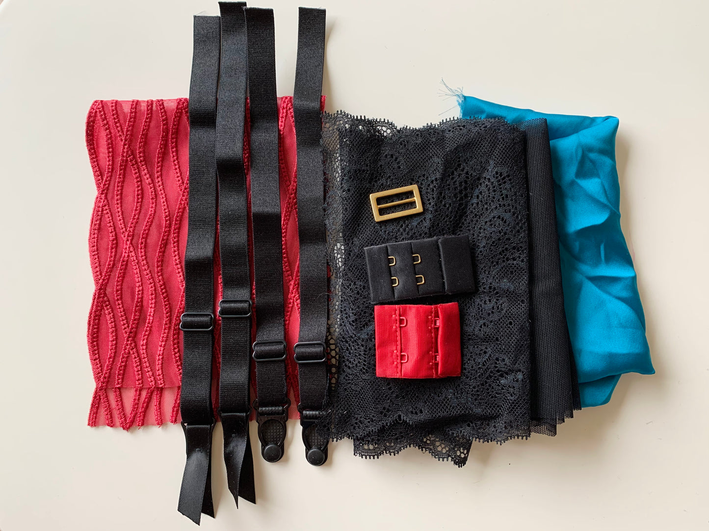 Bargain Remnant Bag With Fabric and Findings Suitable for Bra Making