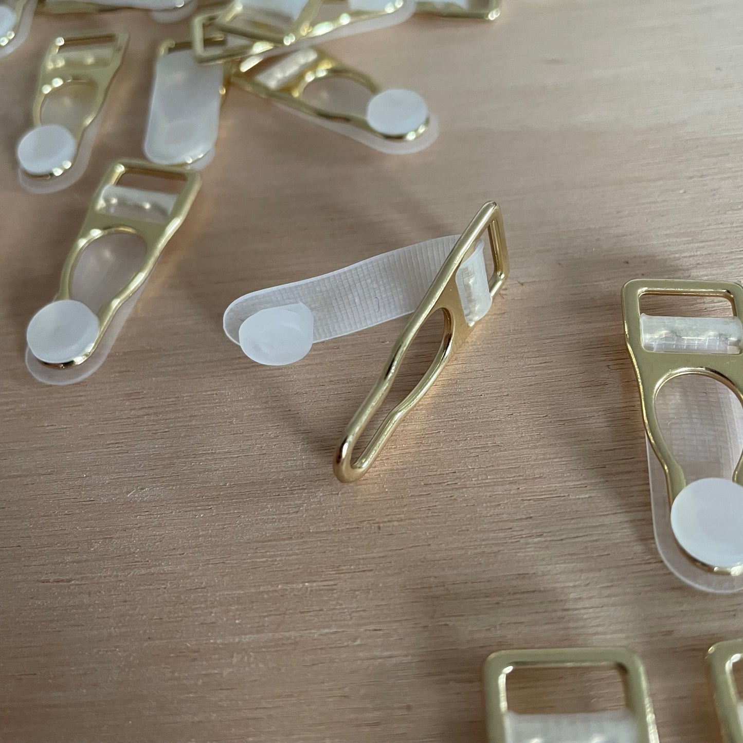 Set of 4 suspender ends | 10mm | Light gold & clear