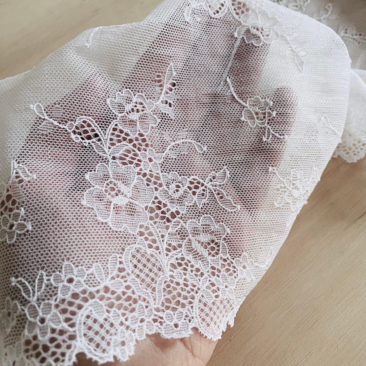 White lace fabric discount by the metre