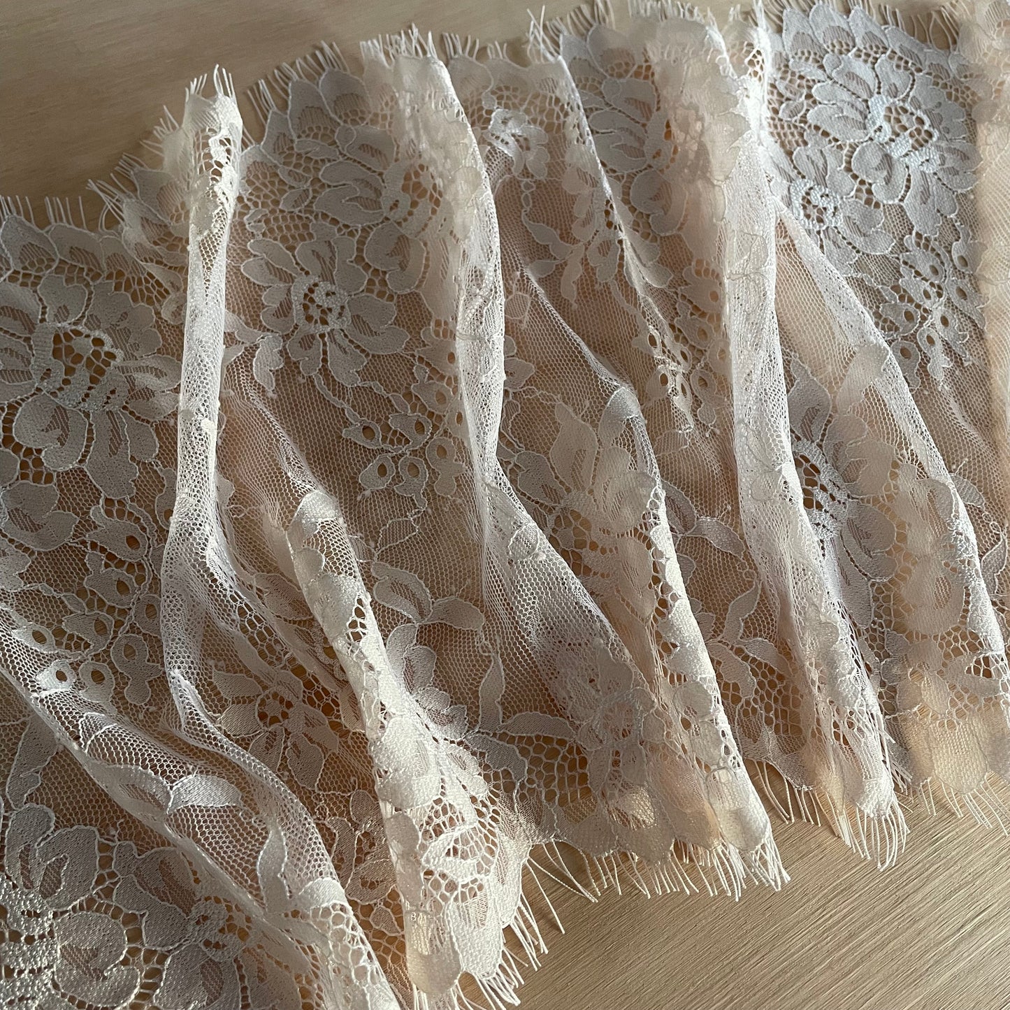 Black or Biscotti 25cm Eyelash Lace | Price per 2.8m Piece