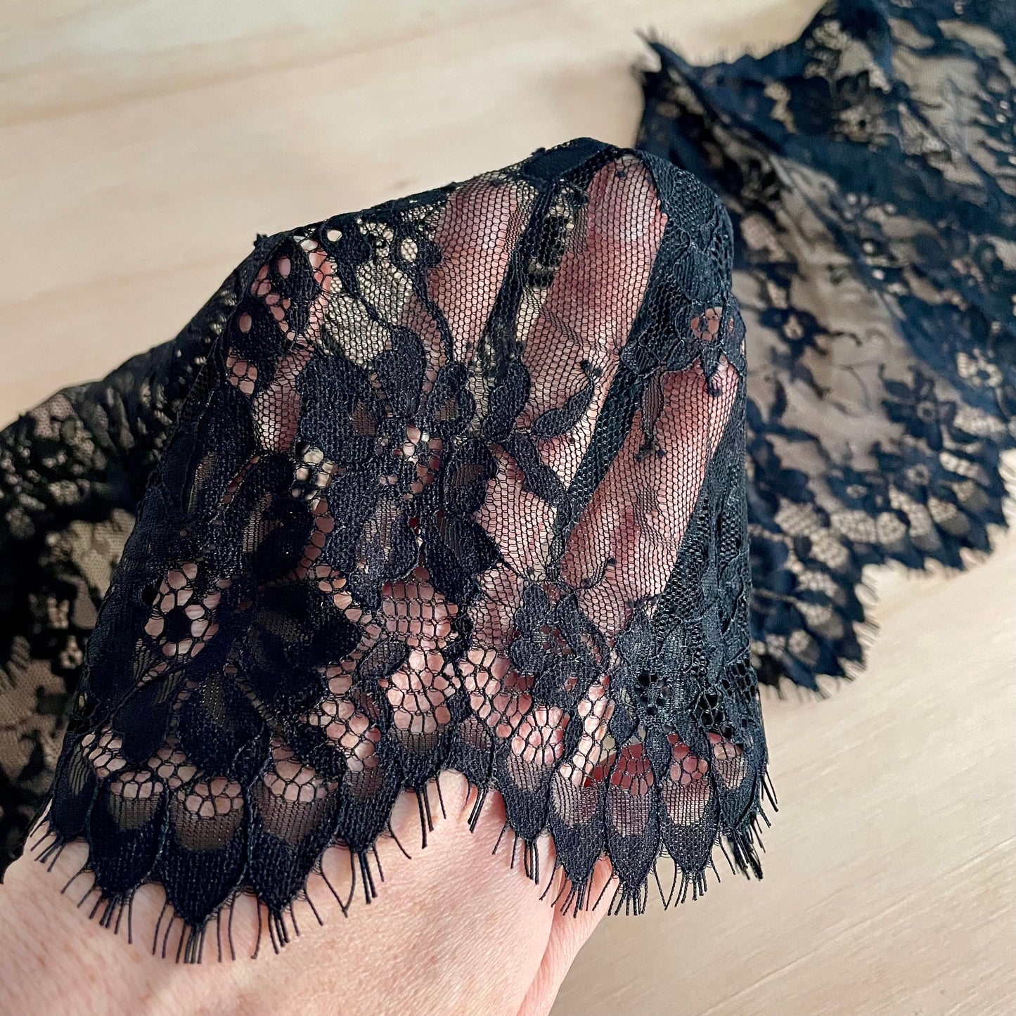 Black or Biscotti 25cm Eyelash Lace | Price per 2.8m Piece