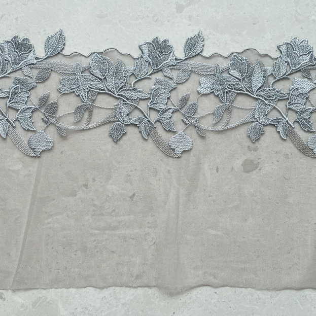 Silver Embroidered Tulle – Floral Edge, 26 cm Wide | Price per m (as a mirrored pair)