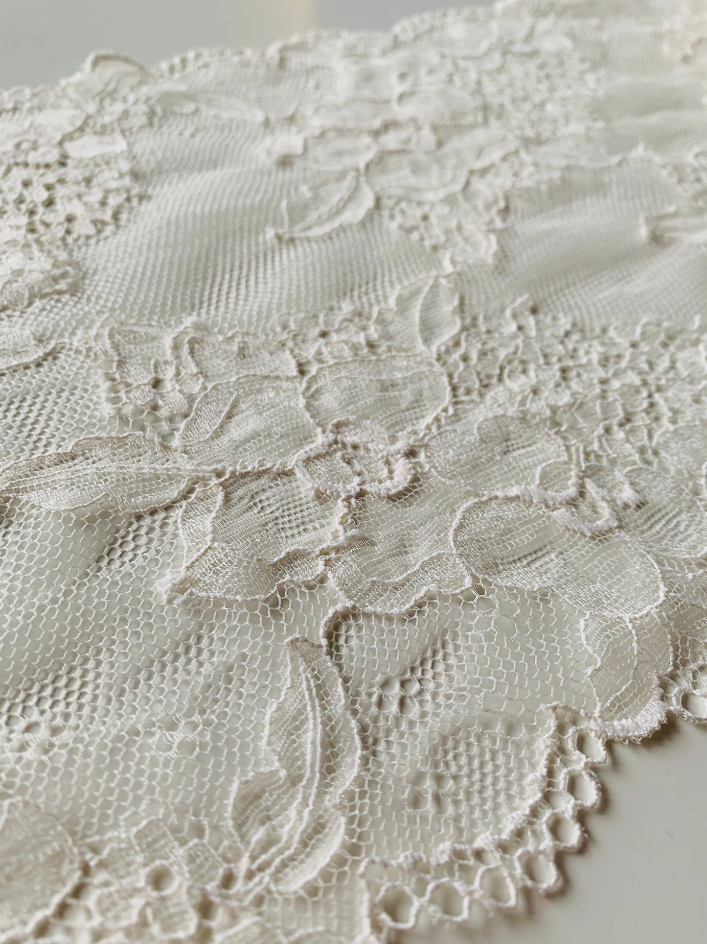 Stretch Galloon Leavers Lace in Ivory/cream | 19.5cm stretch lace trim with scallop edge | Perfect for Bra Making | Price per metre