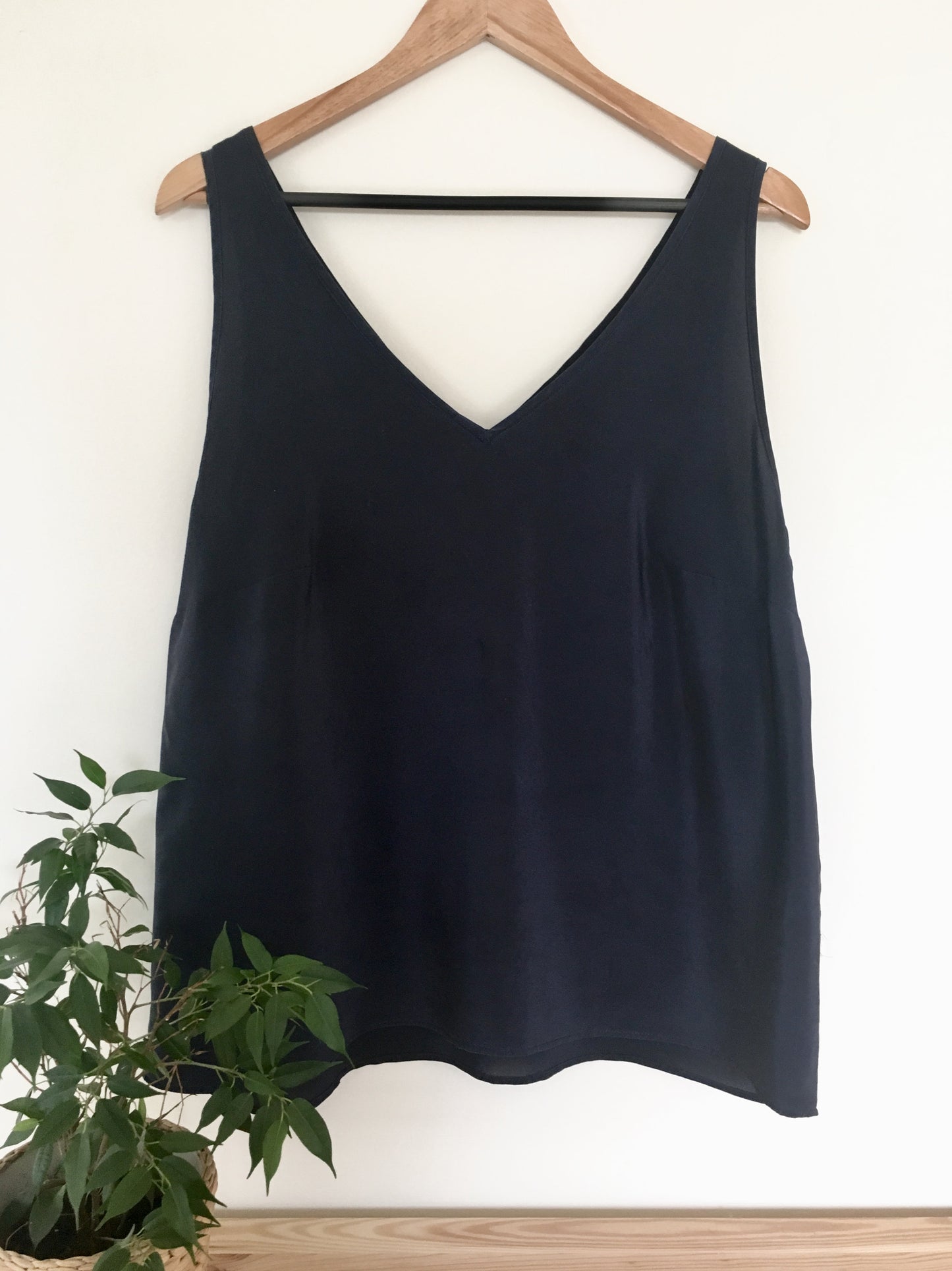Indie Sewing Pattern | Luna V-neck top | PDF Instant Download sizes 6-24